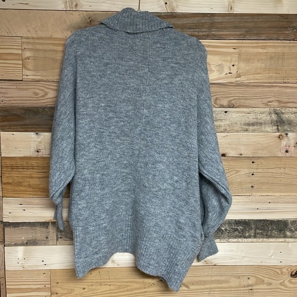 Nine West size small gray cocoon cardigan sweater with pockets - Picture 8 of 8